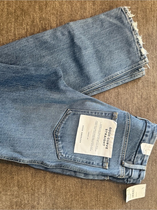 Good American Denim - NWT Good American womens Straight Jeans - Light Blue Denim size 2